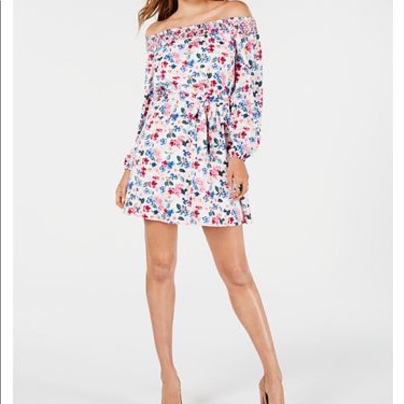 Guess Dresses & Skirts - 🔥GUESS🔥Vella Printed Off-The-Shoulder Dress Large NWT